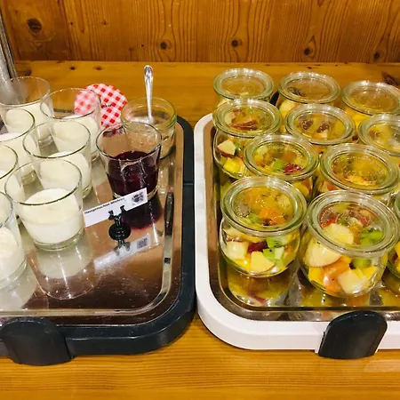 伊萨尔酒店 3*