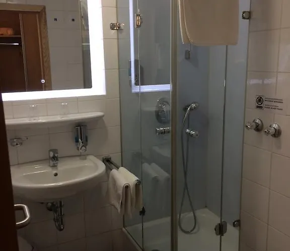 Isar Ξενοδοχείο 3*